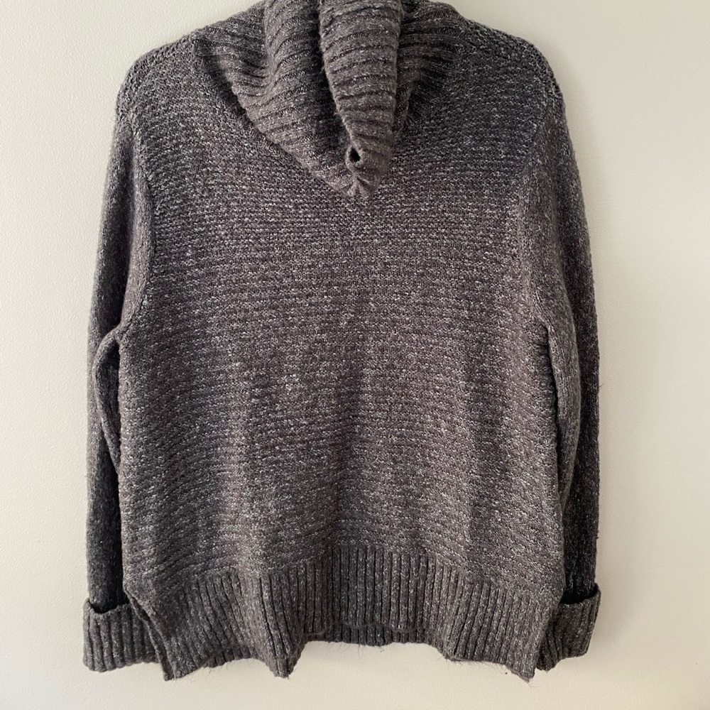 Turtle neck sweater